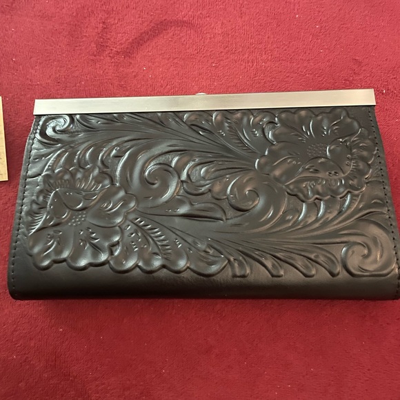 Patricia Nash Tooled Black Floral-Embossed Leather Cauchy Wallet - Picture 3 of 4